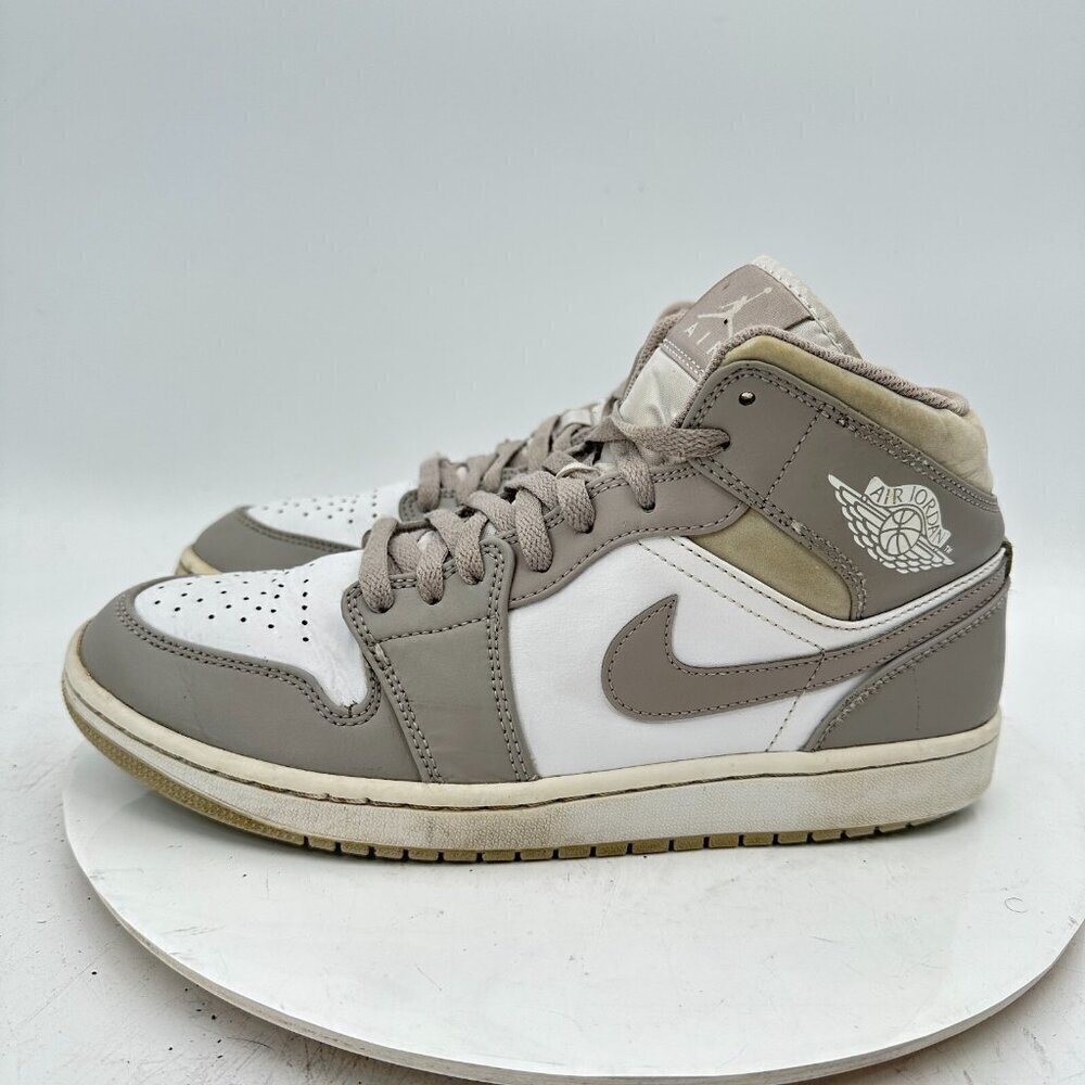 Nike Air Jordan 1 Mid Men Size 9.5 554724-082 Linen College Grey White Shoes